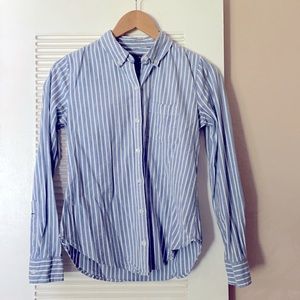 Abercrombie & Fitch Pinstripe Button-Up Shirt 🛥
